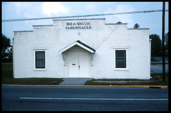 File:Branham tabernacle in the 1950s.jpg